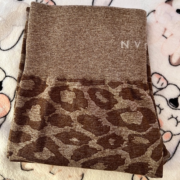 Mocha Leopard Seamless Leggings, size L - Picture 10 of 10